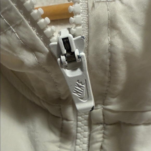 Nike Cream Hoodie with USA Graphic - Picture 5 of 8